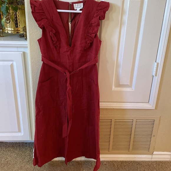 Elegant Red Ruffle Dress new w tags - Picture 3 of 5
